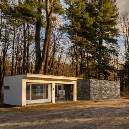 Isabel Strauss wint ontwerpwedstrijd voor openbaar toilet bij Gropius House