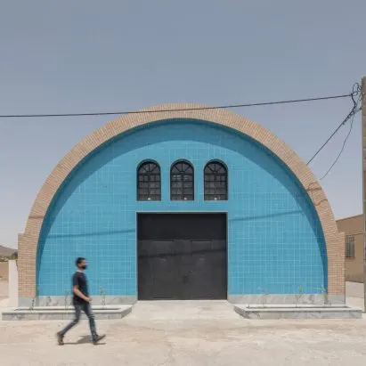 Song Architects overkapt gemeenschapskeuken in Iran met bakstenen tongewelf